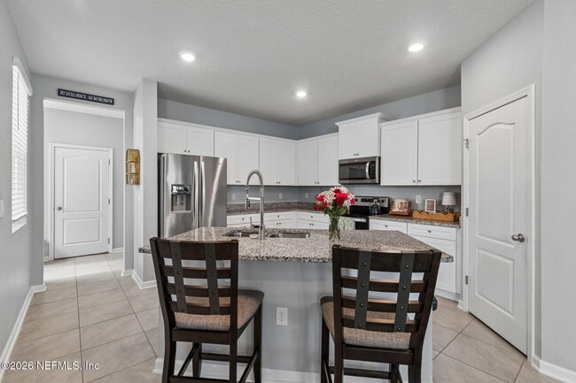 Building Photo - 49 Pasadena Dr