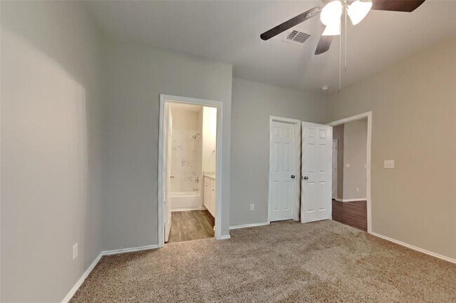 Building Photo - 2130 Lost Timbers Dr