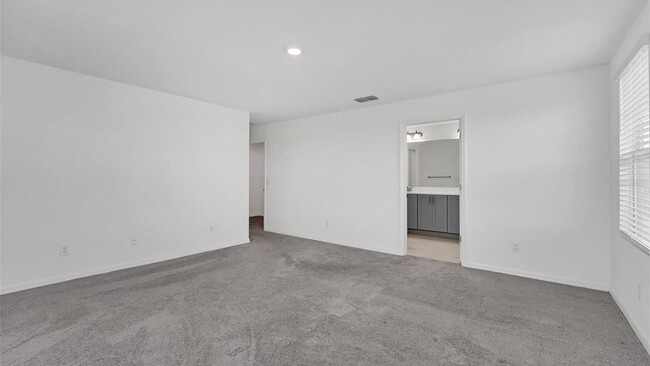 Building Photo - 1640 Sanibel Dr