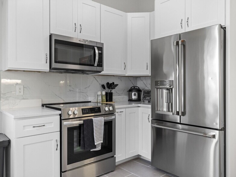 Building Photo - 110 Glen St