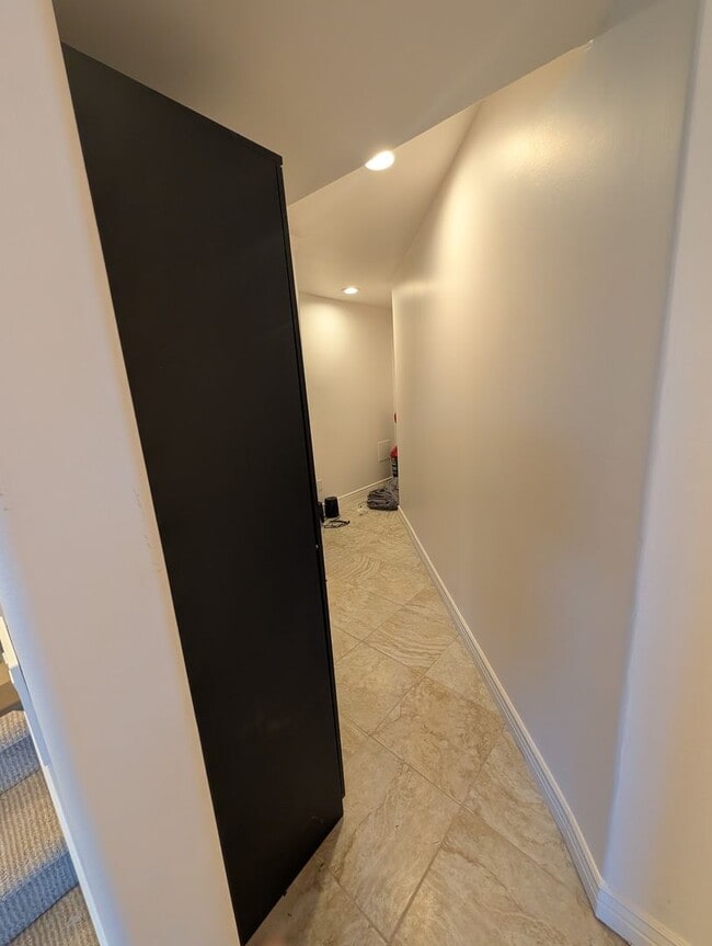 Building Photo - March Rent Free - Beautiful 3 Bedroom Condo for Rent in Draper