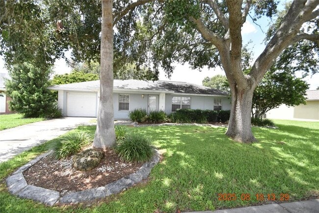 Building Photo - 38927 Carr Dr