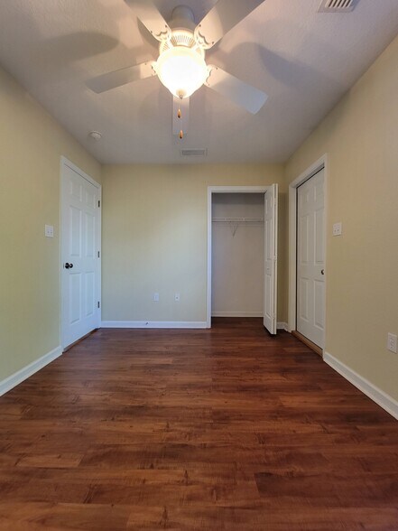 Building Photo - 2372 Quazar Cir