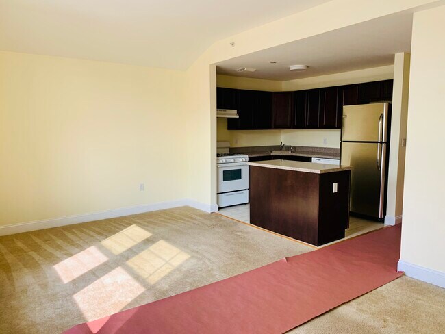 Building Photo - 104 Cove Ct