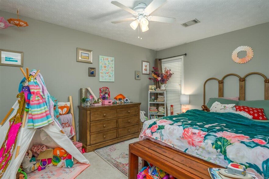 Building Photo - 9211 Hanston Pl