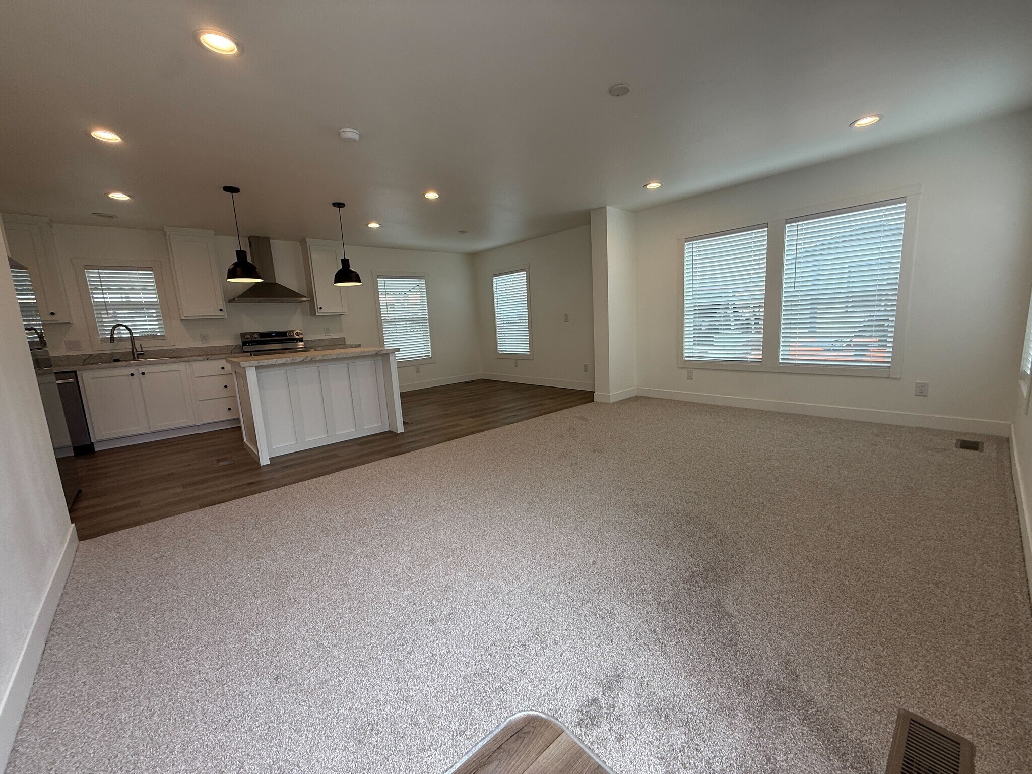 Building Photo - 3601 E Wyoming Ave