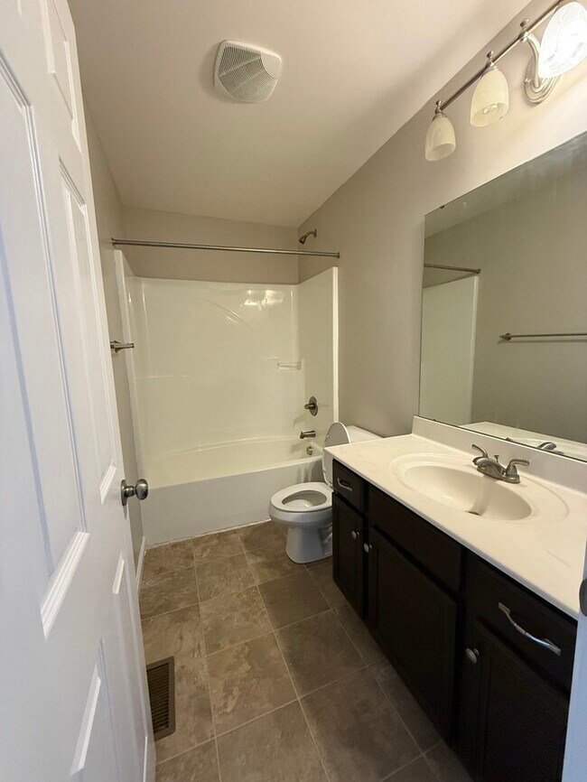 Building Photo - Single Family Home