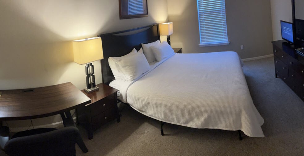 Building Photo - 460 Seven Farms Drive