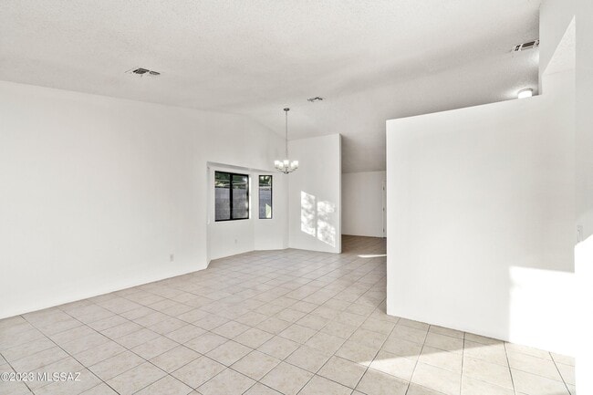 Building Photo - 6082 S Birchwood Dr