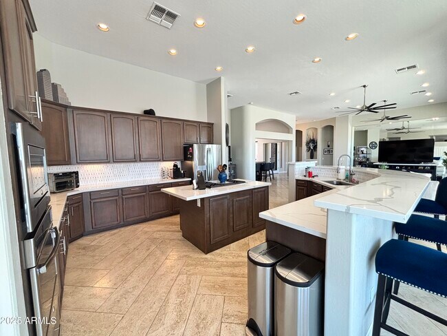 Building Photo - 7637 E Tasman Cir