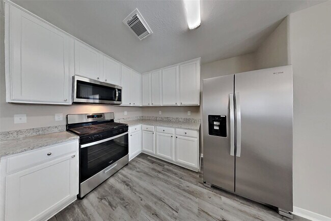 Building Photo - Dorsey Lane, Pearland, TX 77584 - 3 BR 2 BA single-family home