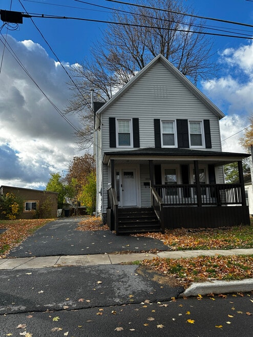 Building Photo - 307 W Lynde St