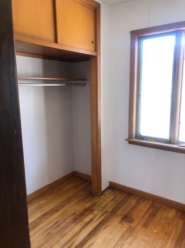 Building Photo - 311 N Dewey St