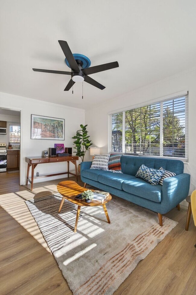 Building Photo - Welcome to Reno Nevada’s Biggest Little BnB !!