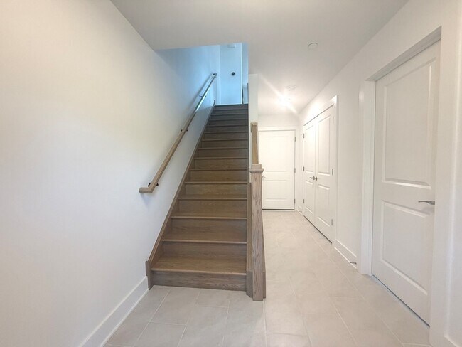 Building Photo - 1191 Gateway Ct