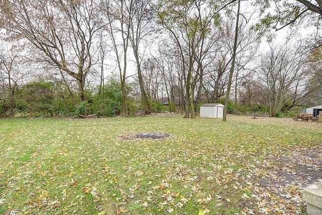 Building Photo - Quaint 2 bedroom just renovated perfect access to all of Xenia