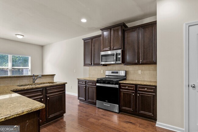 Building Photo - 3379 Gardenside Walk SW