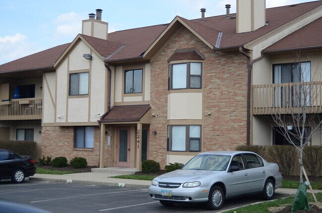 Primary Photo - 2241 Hedgerow Road