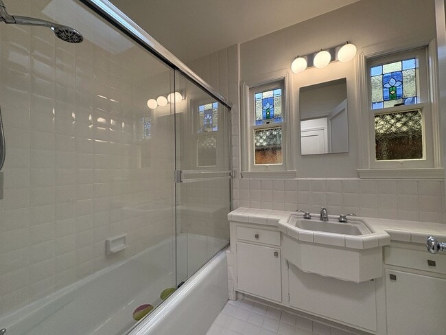 Building Photo - Beautifully Updated 3BD/2BA + Office Single-Family Home in Palo Alto