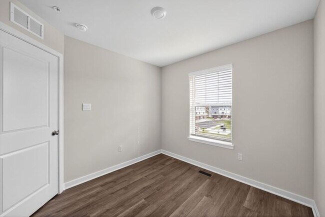 Building Photo - 15006 General Lafayette Blvd