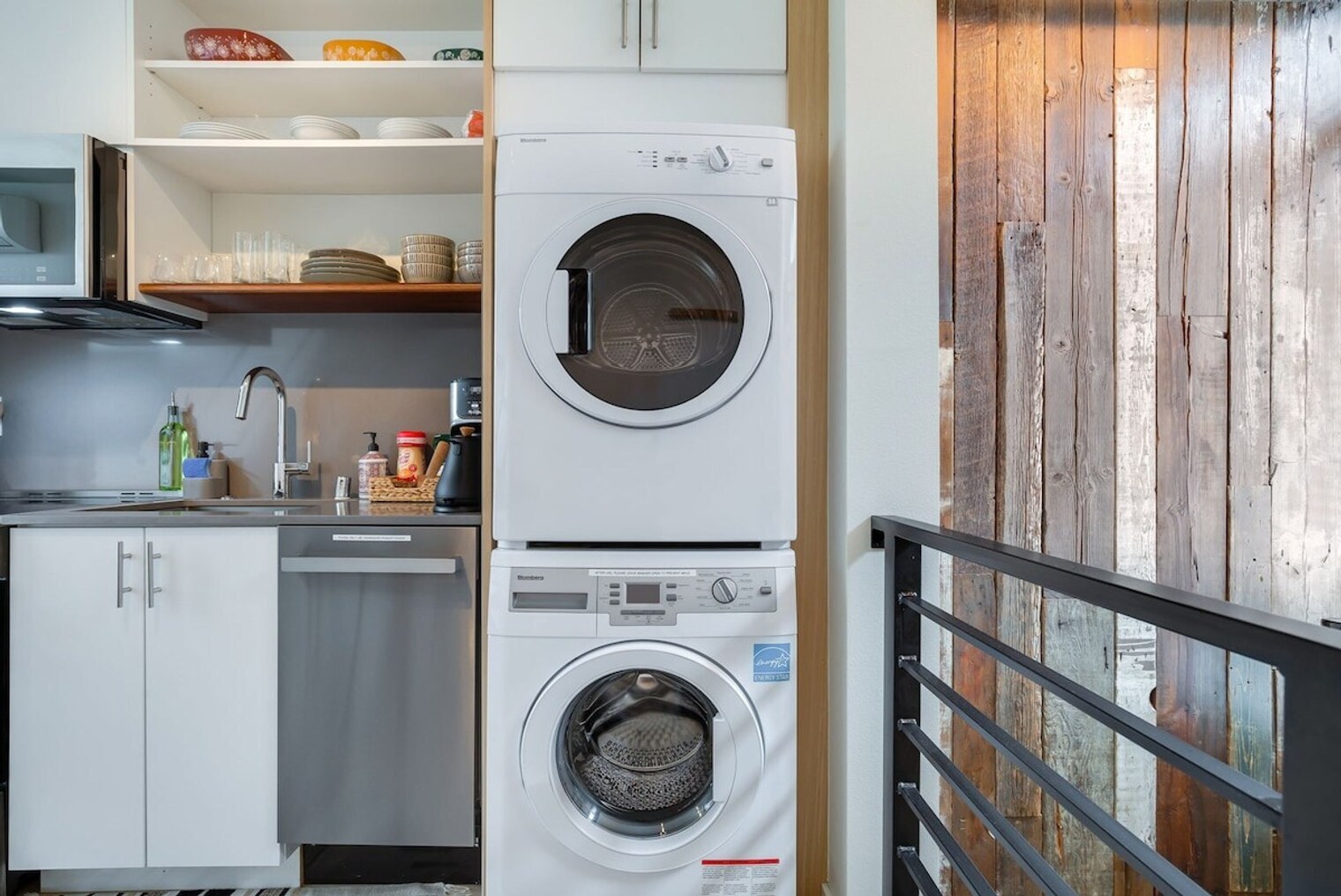 Building Photo - 3843 21st Ave SW