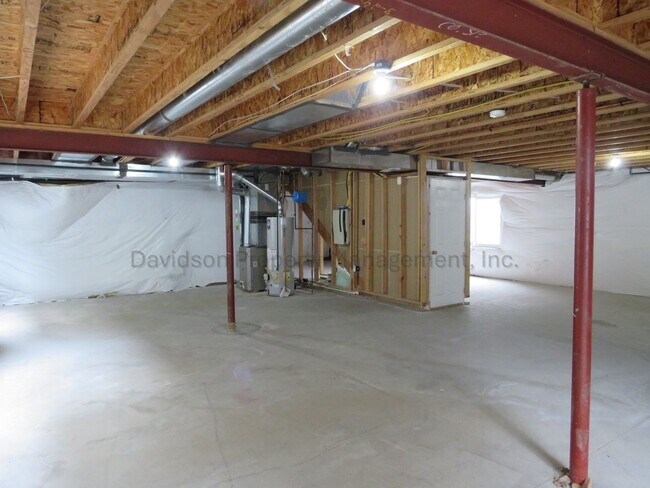 Building Photo - 7641 Autumn Knoll Dr