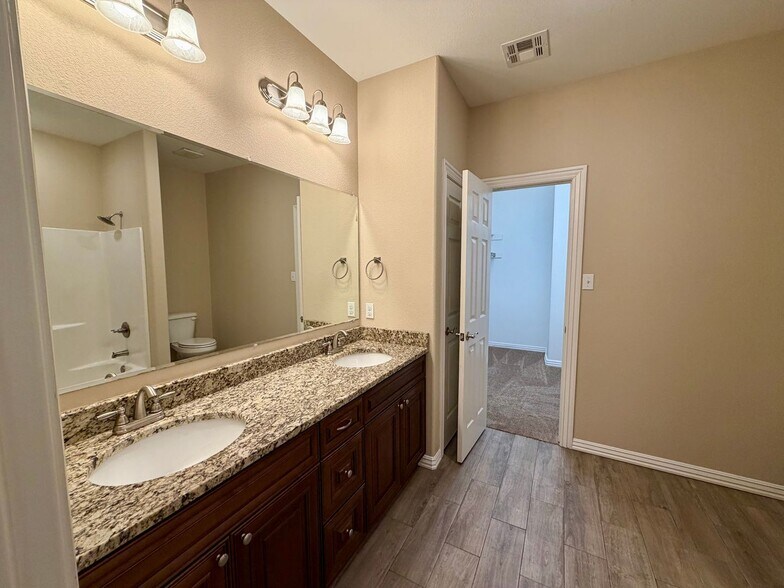 Building Photo - 6608 Leightyn Ln