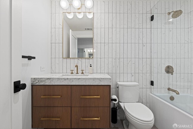 Building Photo - 943 Treat Ave