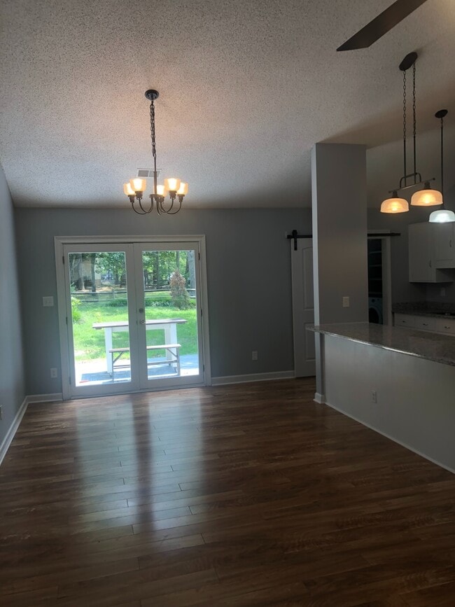 Building Photo - Charming 3 Bed 2 Bath Ranch Home in Indian...