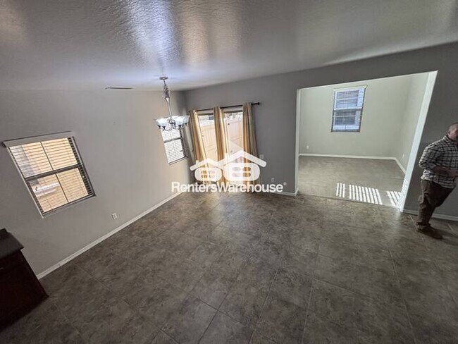 Building Photo - North Phoenix Oasis in a 3-BD Single Family House!