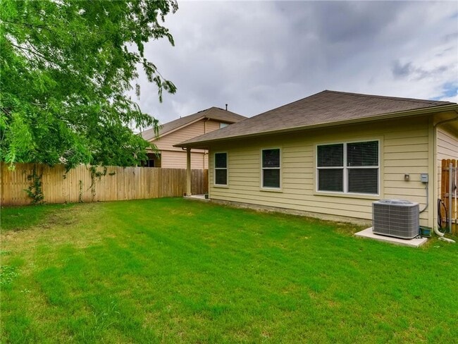 Building Photo - 471 Cibolo Creek Dr