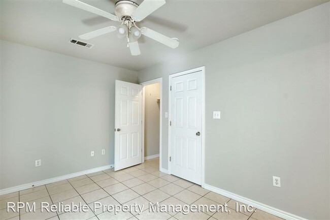 Building Photo - 107 Castleberry Ct
