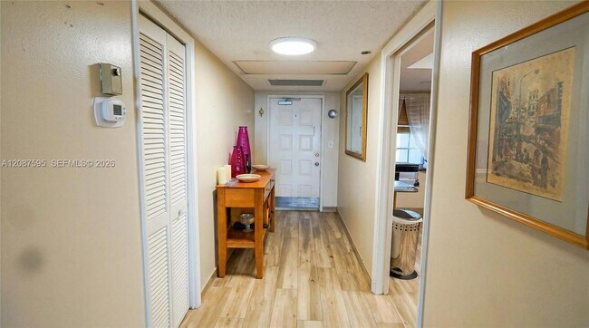 Building Photo - 2900 N Course Dr