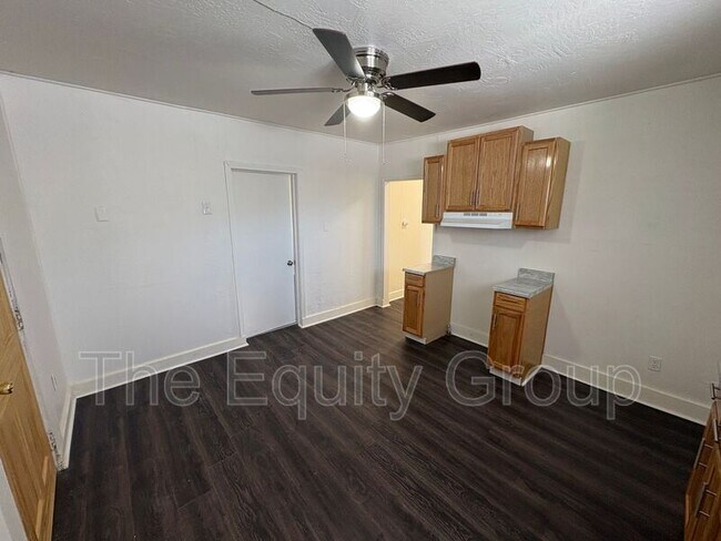 Building Photo - 10596 Ave 344