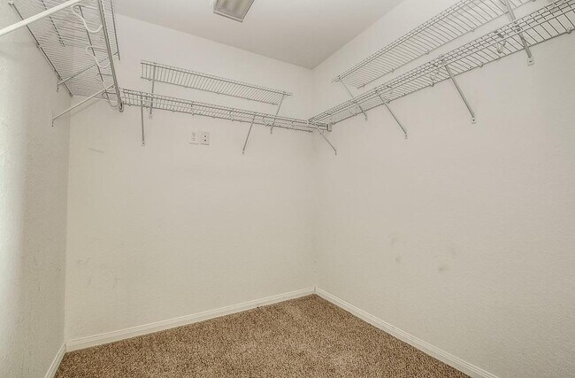 Building Photo - 27014 Henson Falls Dr