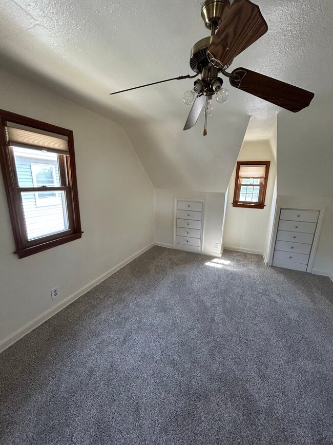 Building Photo - 2745 S 68th St