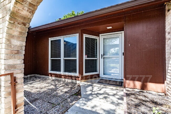 Building Photo - 1031 Ericson Dr