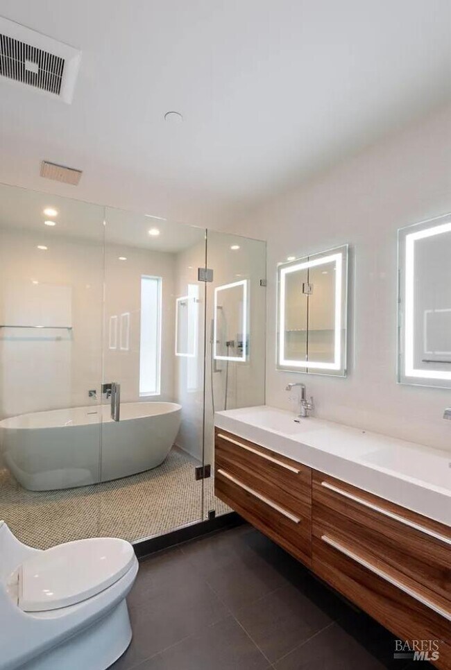 Building Photo - 1309 Nye St