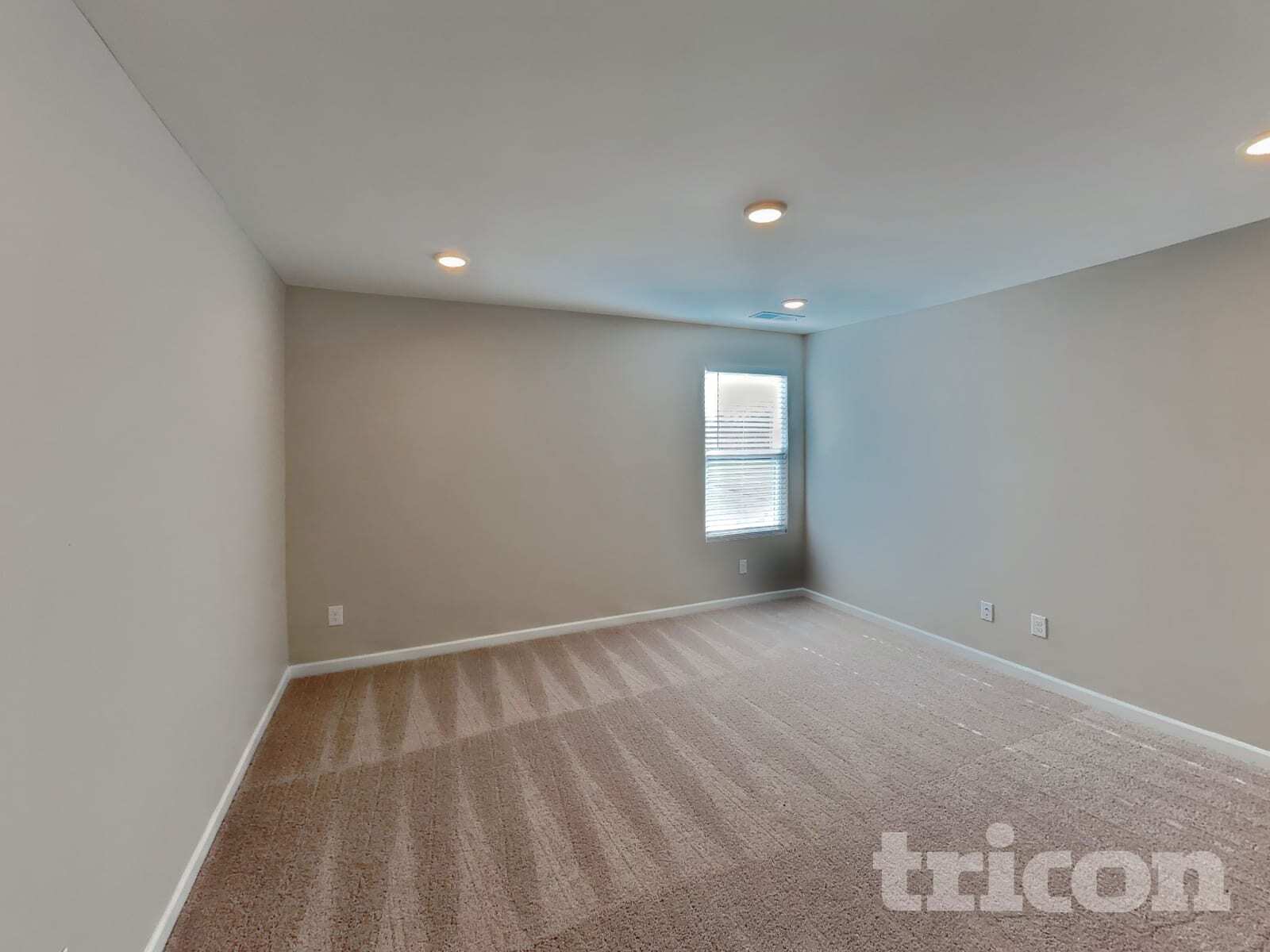 Building Photo - 251 W Millbrook Dr