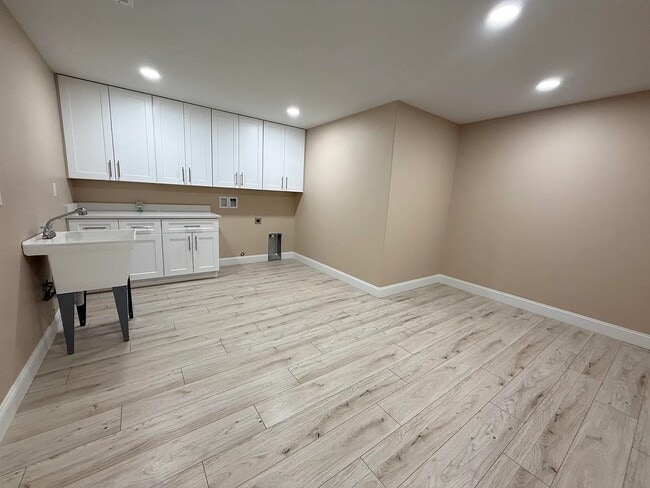 Building Photo - 3107 W Laux Dr