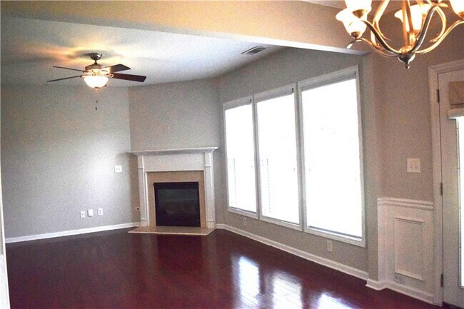 Building Photo - 5780 Weddington Dr