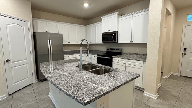 Building Photo - St. Johns County Townhome || Screened in Lanai || Resort Style Amenities