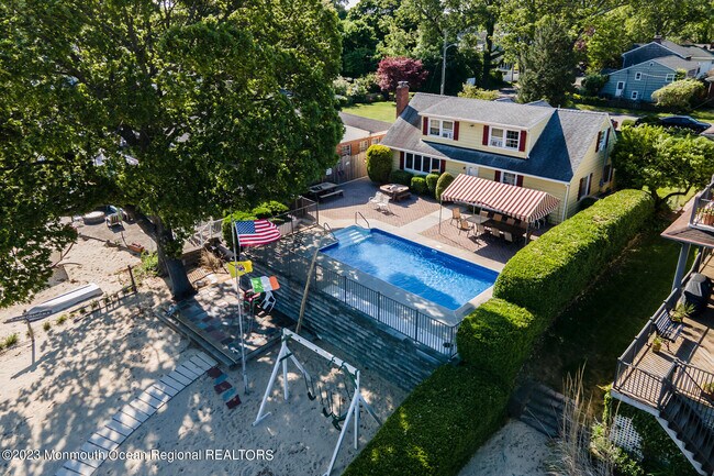 Building Photo - 1107 Bradford Dr