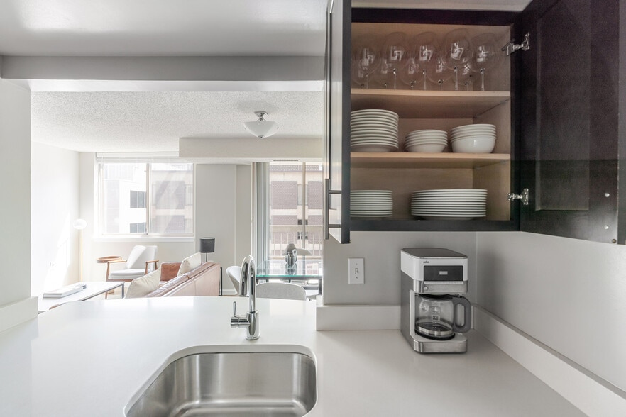 Building Photo - 2140 L St NW