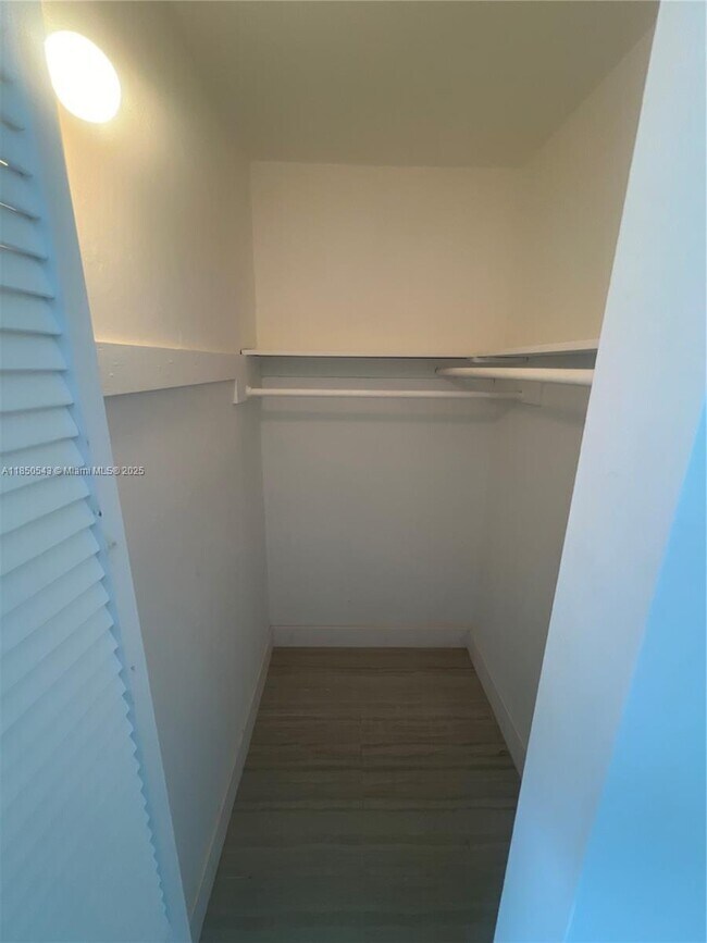 Building Photo - 7441 SW 59th Pl