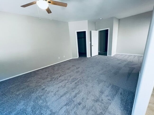 Building Photo - *WONDERFUL SINGLE STORY HOME IN "GREEN VAL...