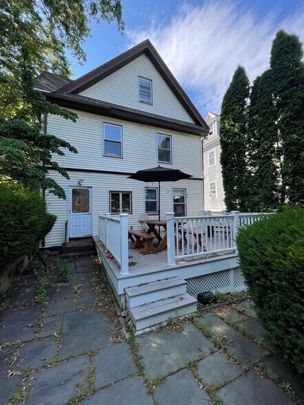 Building Photo - 1 Woodstock Ave