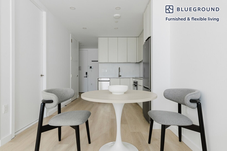 Building Photo - 150 Lawrence St