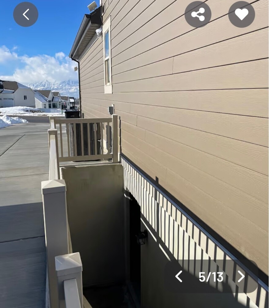 Building Photo - 814 N 1490 E