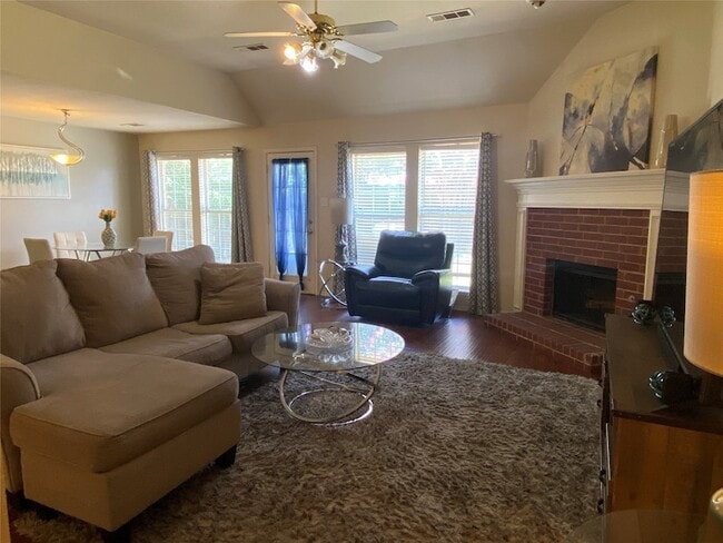 Building Photo - 2324 Treyburn Ct